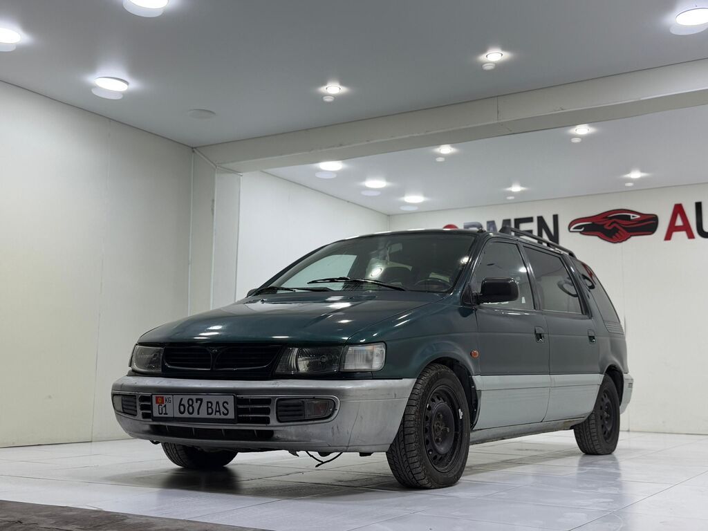 Mitsubishi Space Wagon: 2001 г., 2 л, Автомат, Бензин, Минивэн: фото 3
