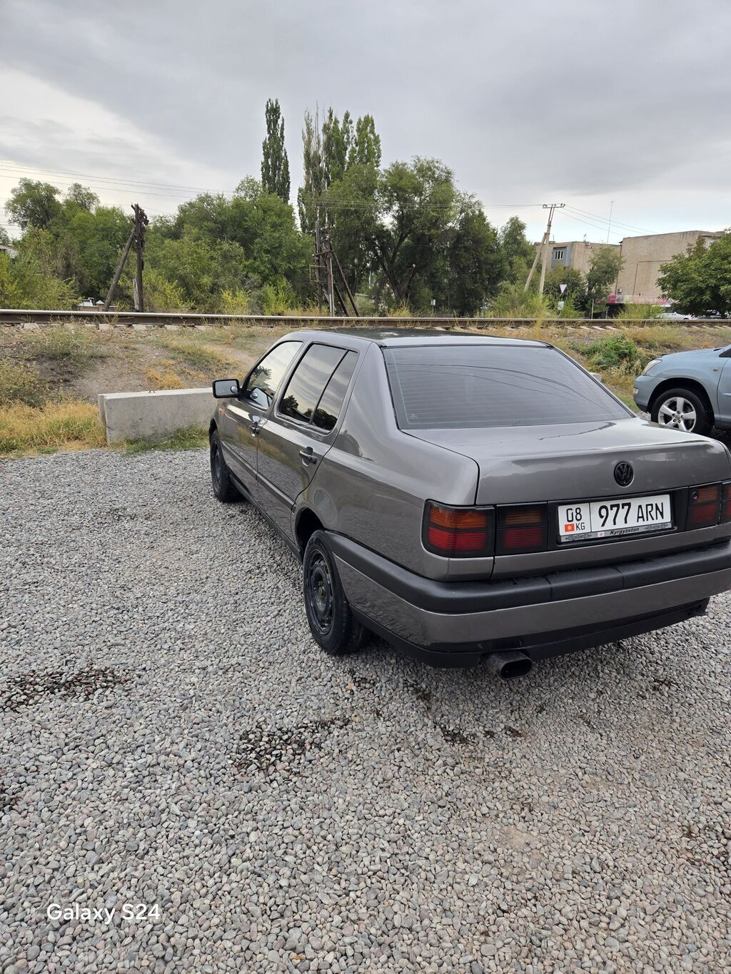 Volkswagen Vento: 1992 г., 1.8 л, Механика, Бензин, Седан: фото 4
