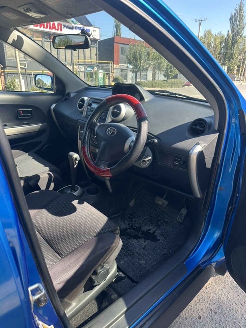 Toyota Ist: 2003 г., 1.3 л, Автомат, Бензин, Хэтчбэк: фото 8