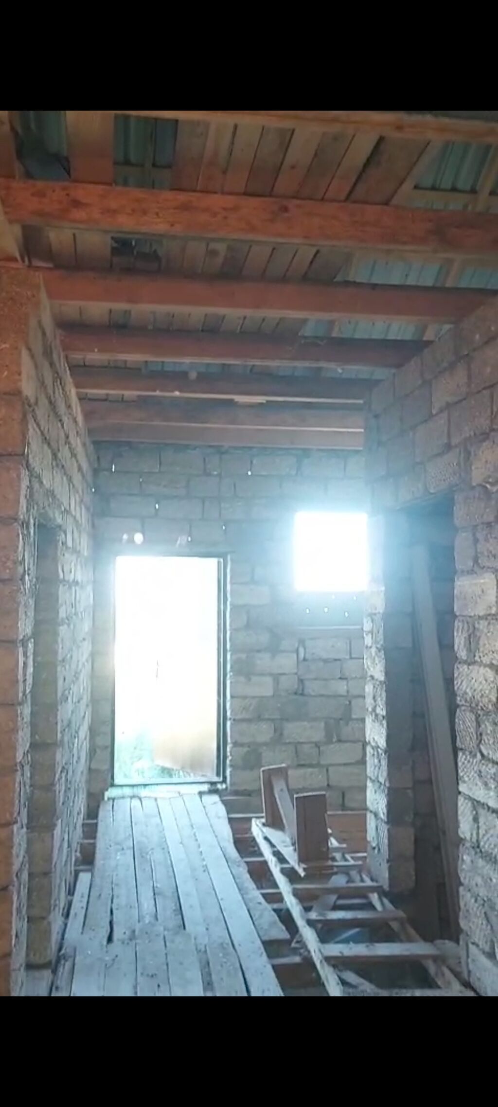 3 otaqlı, 90 kv. m, Təmirsiz