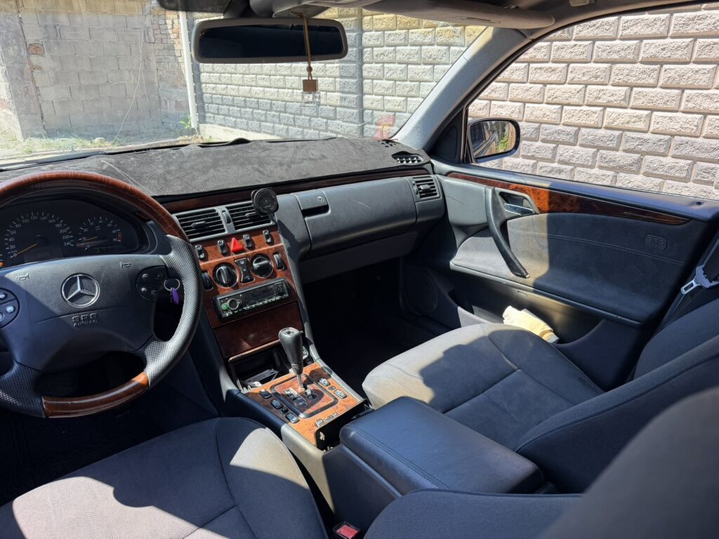 Mercedes-Benz E-Class: 2000 г., 3.2 л, Автомат, Бензин, Седан: фото 7