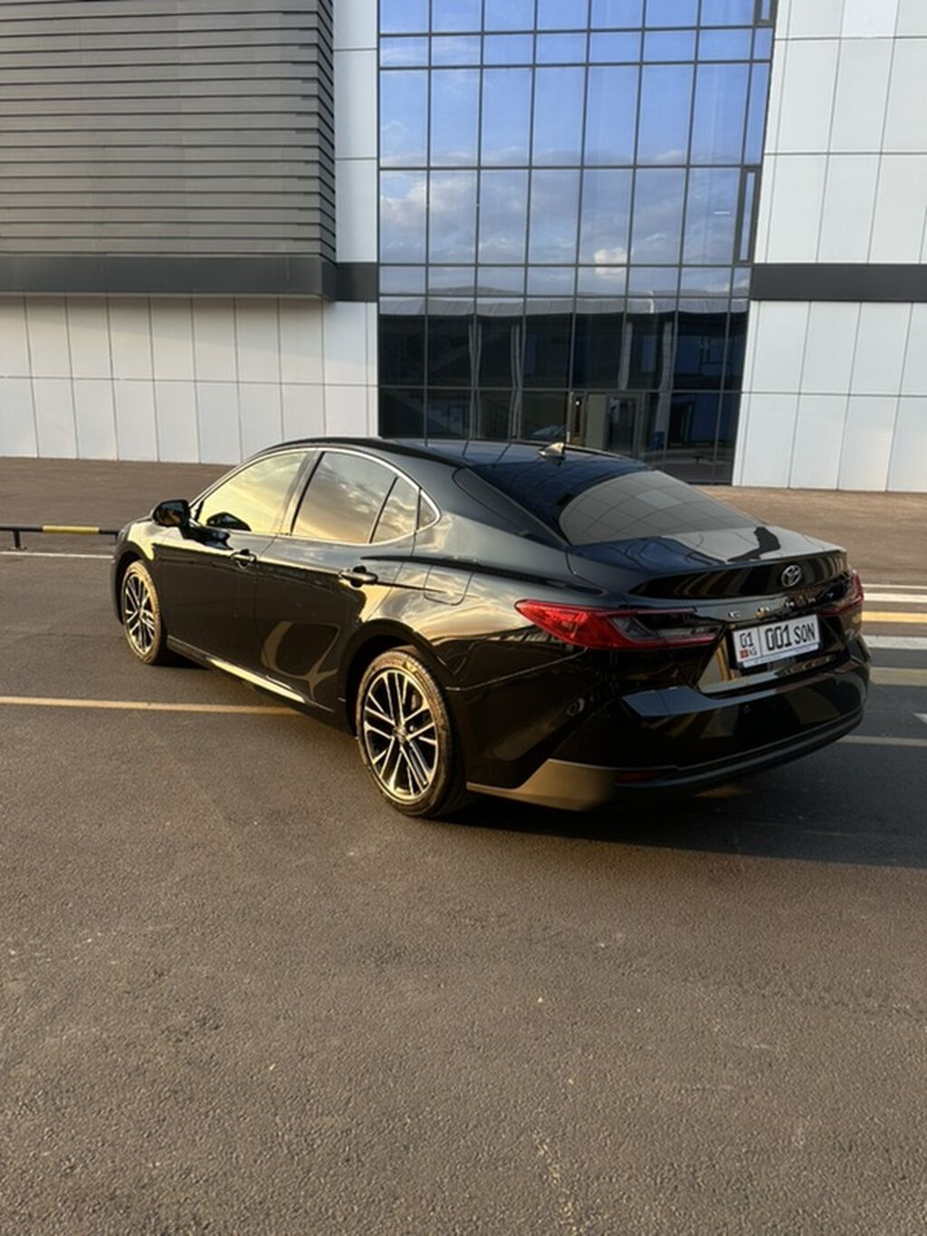 Toyota Camry: 2024 г., 2.5 л, Автомат, Бензин, Седан: фото 3