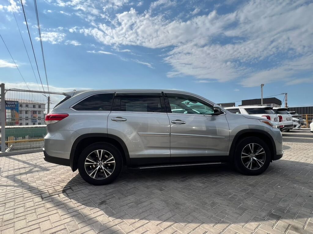Toyota Highlander: 2018 г., 3.5 л, Автомат, Бензин, Кроссовер: фото 3