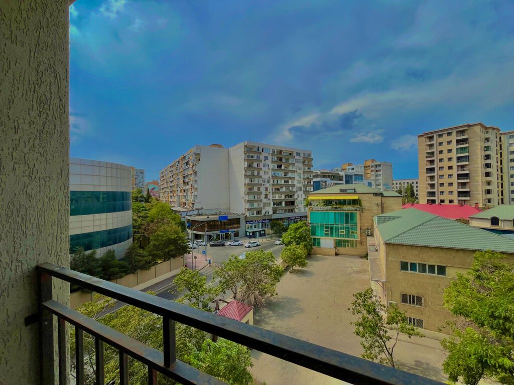 4 otaqlı, Yeni tikili, 148 kv. m