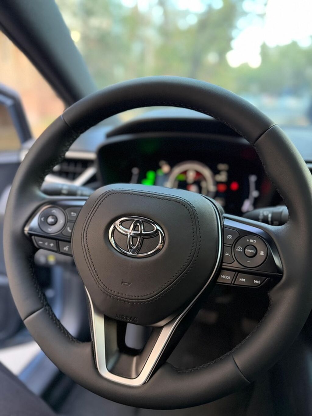 Toyota Corolla: 2023 г., 1.8 л, Автомат, Гибрид, Седан: фото 5