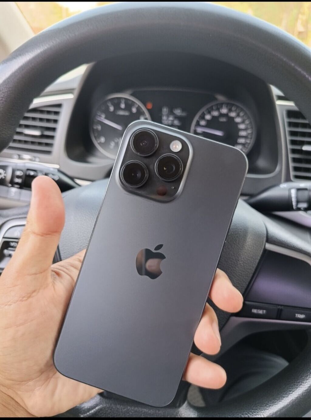 Продам iPhone 15 Pro Max, Space Black: фото 1