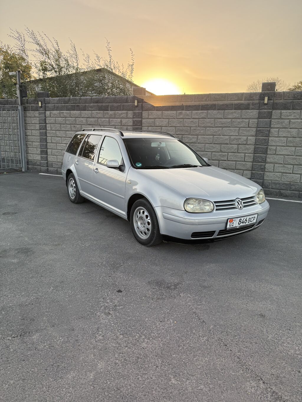 Volkswagen Golf Variant: 2000 г., 1.6 л, Механика, Бензин, Универсал: фото 1