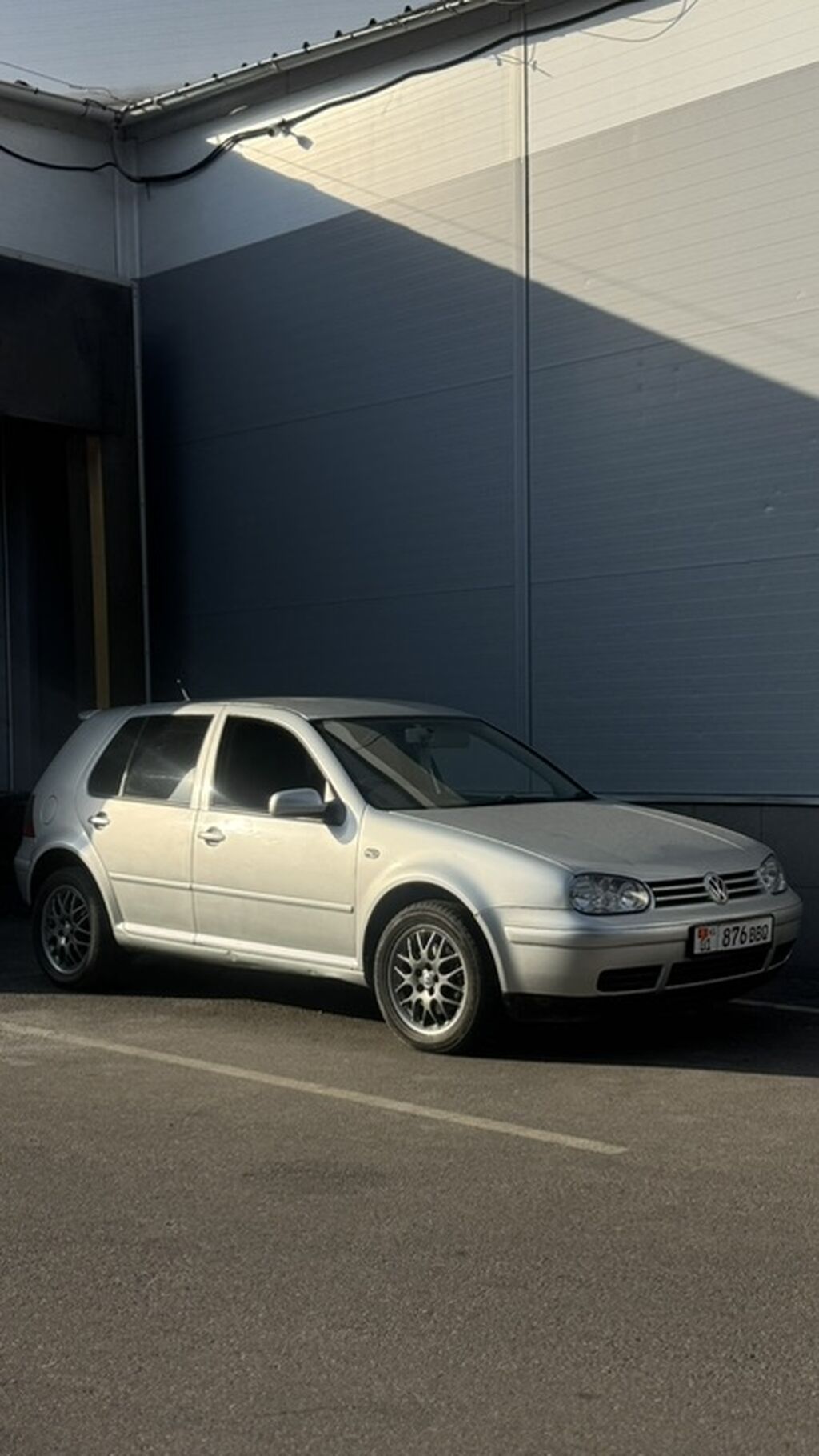 Volkswagen Golf: 2004 г., 1.8 л, Автомат, Бензин, Хэтчбэк: фото 2