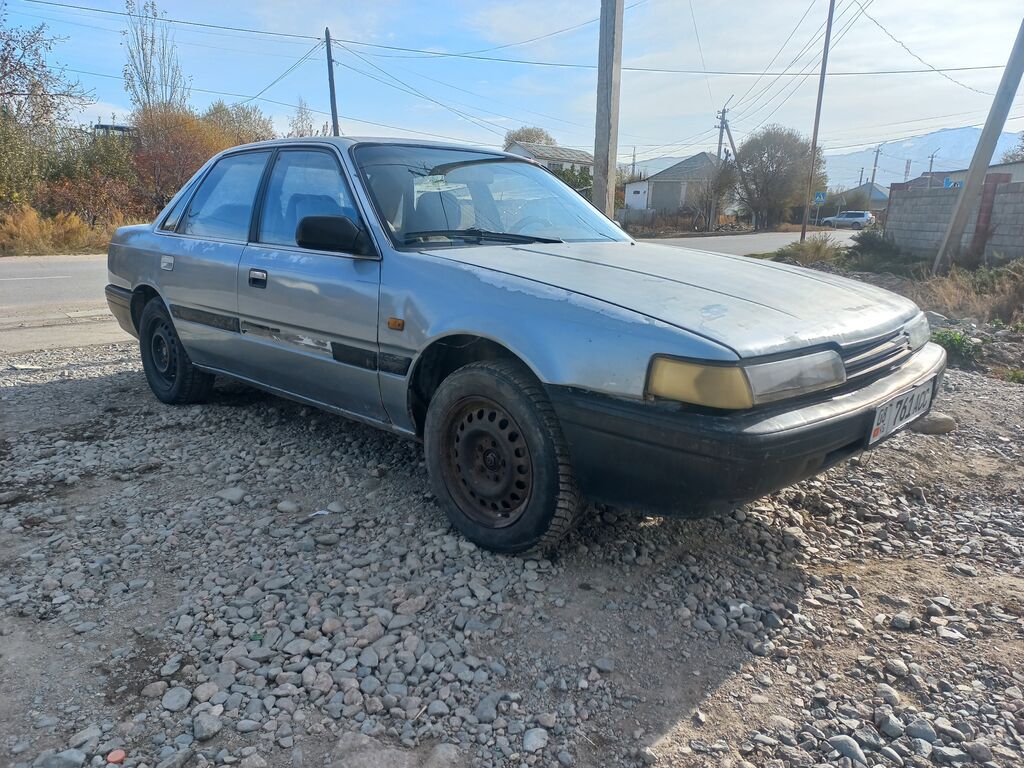 Mazda 626: 1988 г., 2 л, Механика, Бензин, Седан: фото 3