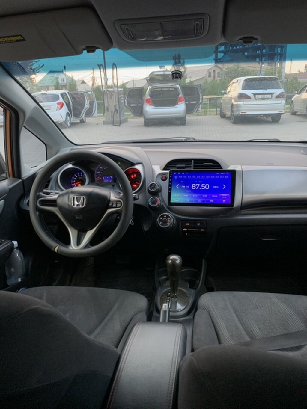 Honda Fit: 2009 г., 1.5 л, Автомат, Бензин, Хэтчбэк: фото 5