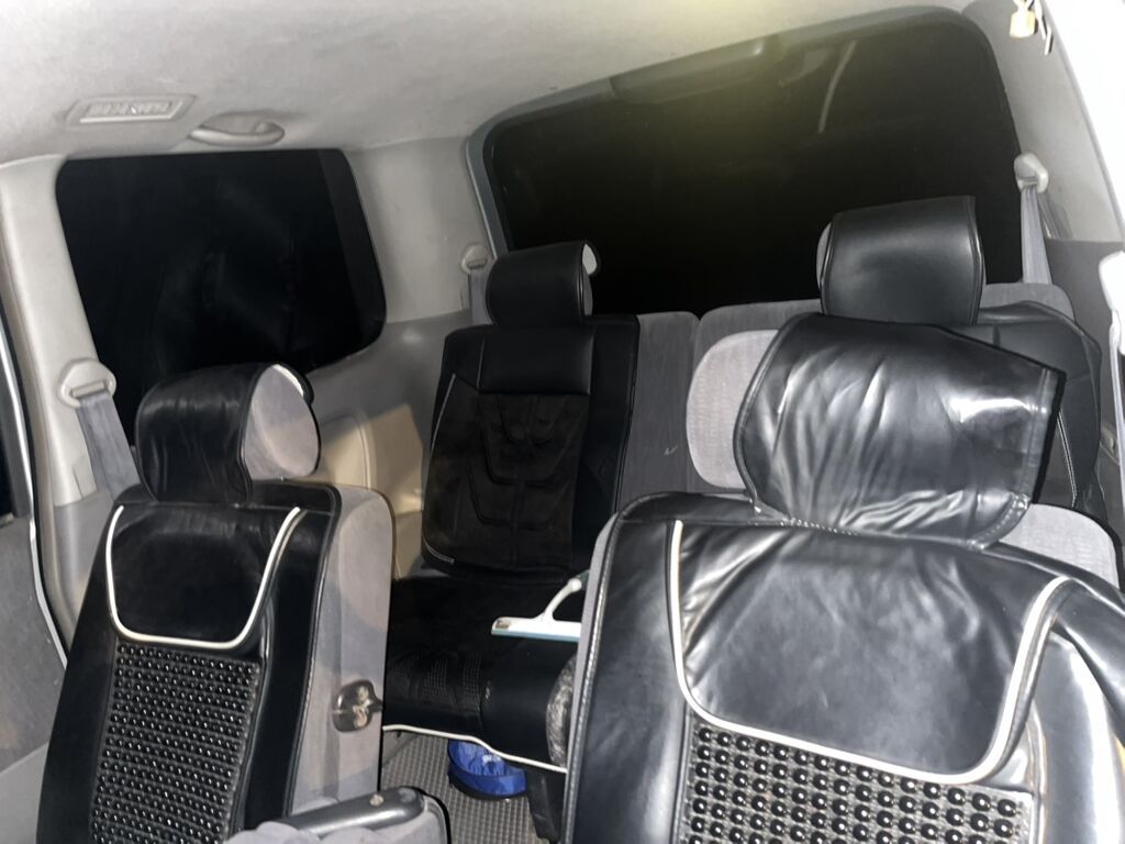 Toyota Noah: 2003 г., 2 л, Автомат, Бензин, Минивэн: фото 3