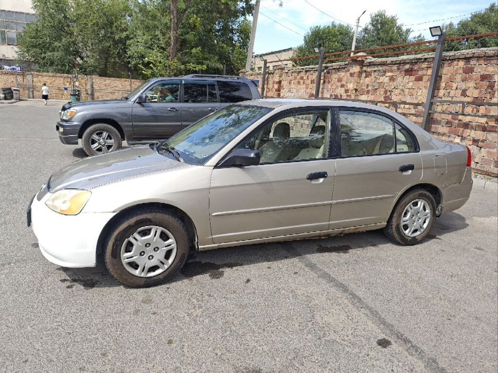 Honda Civic: 2001 г., 1.5 л, Автомат, Бензин, Седан: фото 3