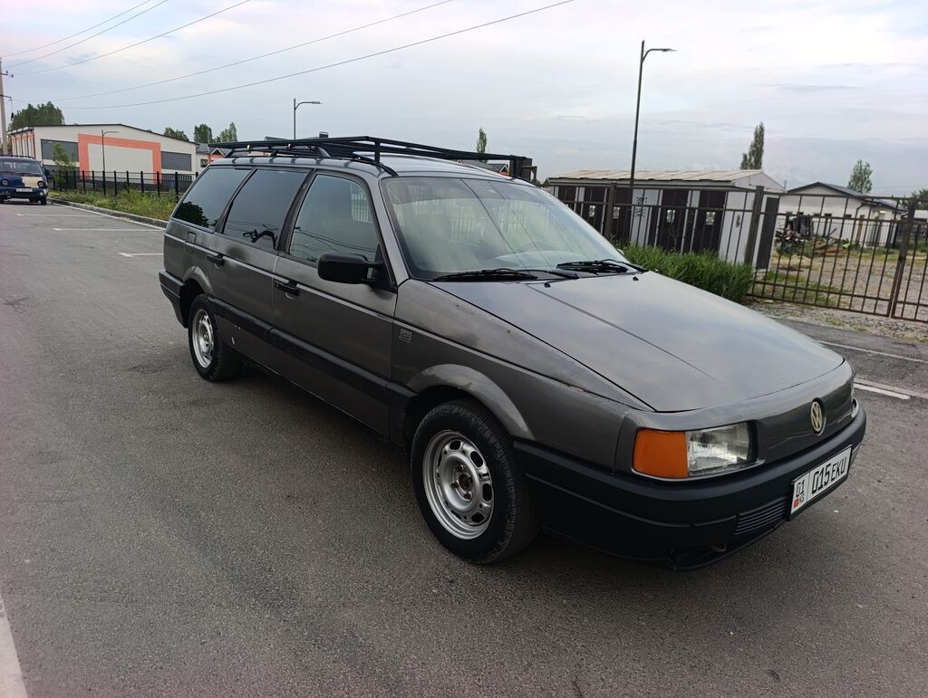 Volkswagen Passat: 1990 г., Универсал: фото 1