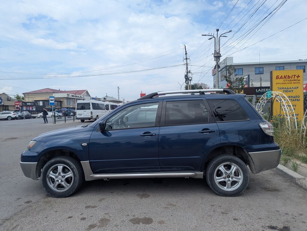 Mitsubishi Outlander: 2004 г., 2 л, Механика, Бензин, Кроссовер: фото 5