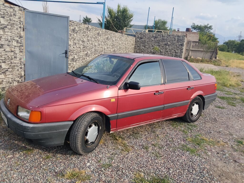Volkswagen Passat: 1989 г., Механика, Седан: фото 1