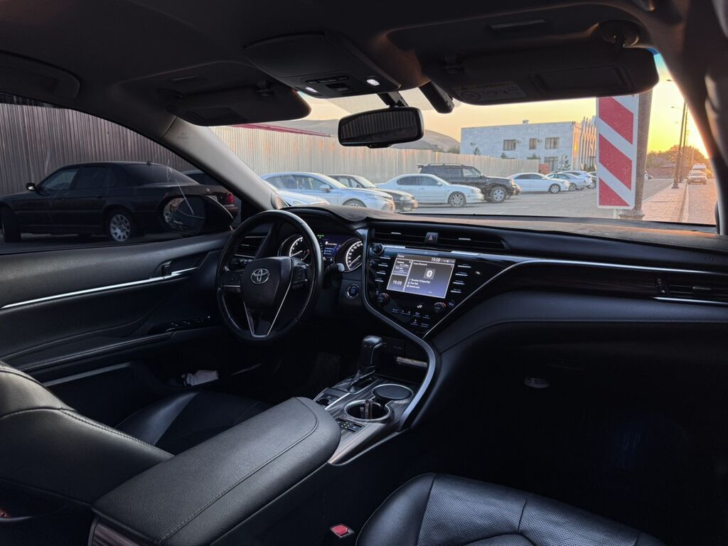 Toyota Camry: 2018 г., 3.5 л, Автомат, Бензин, Седан: фото 7