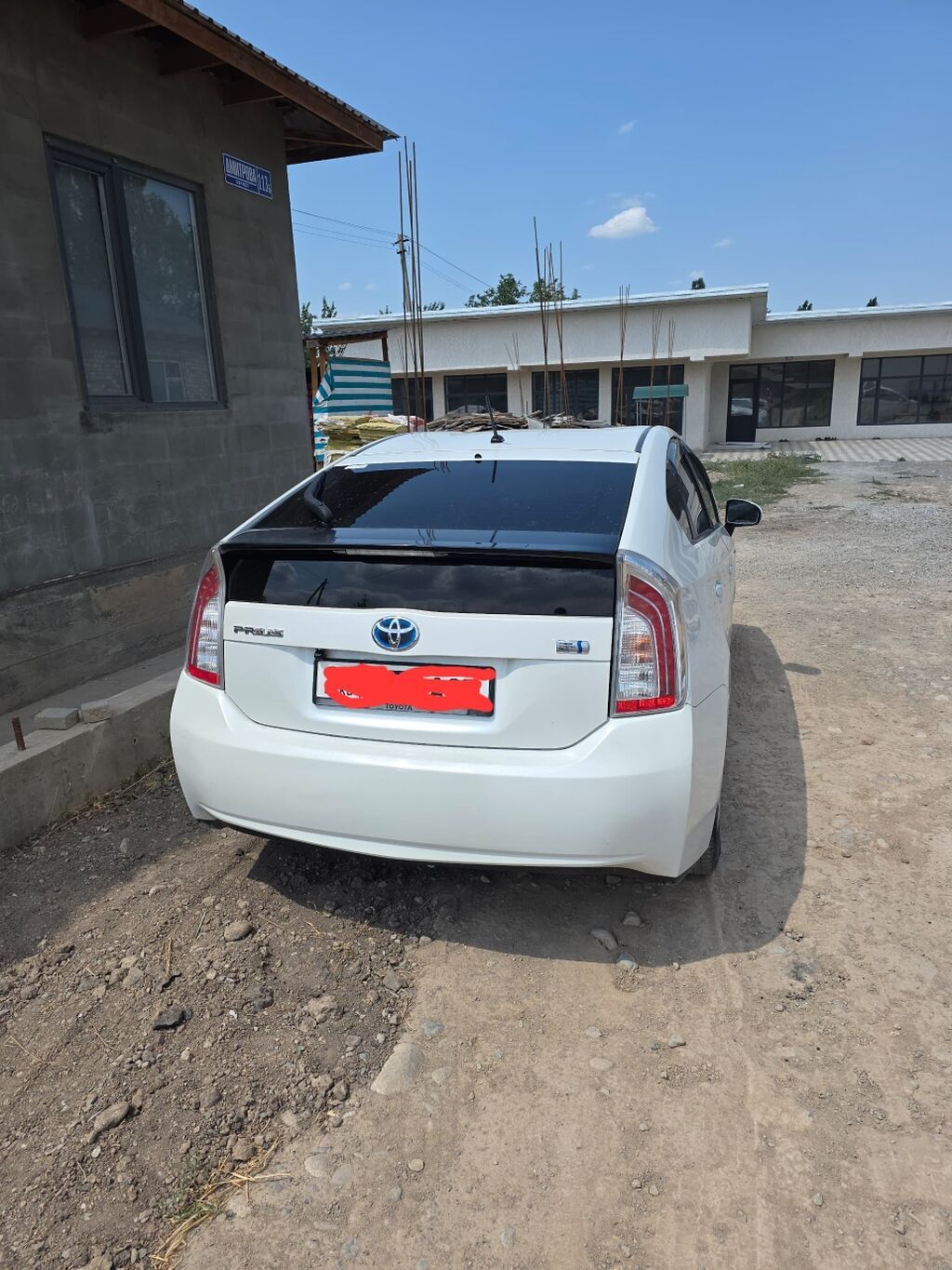 Toyota Prius: 2013 г., 1.8 л, Вариатор, Гибрид, Хэтчбэк: фото 2