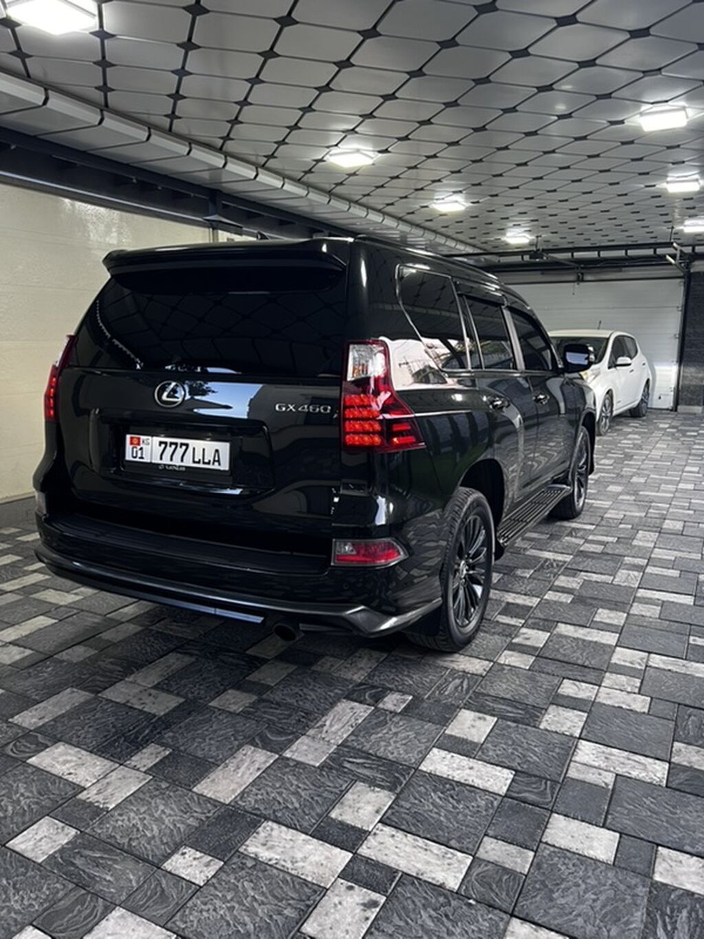 Lexus GX: 2023 г., 4.6 л, Автомат, Бензин, Внедорожник: фото 3