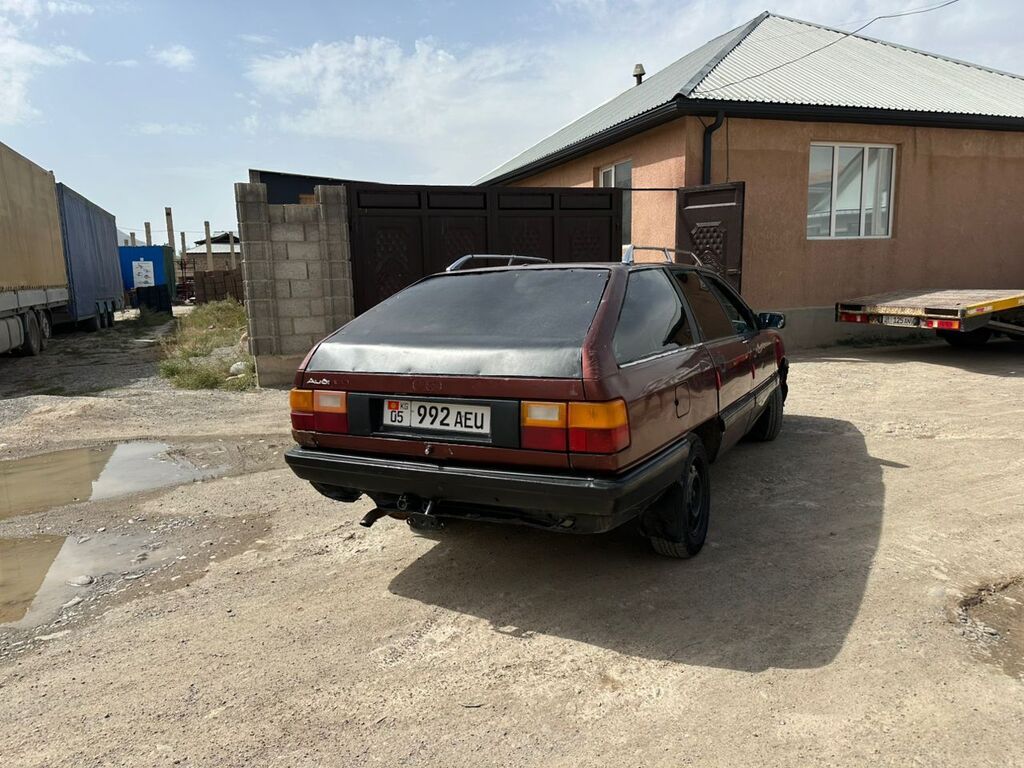 Audi 100: 1989 г., 1.8 л, Механика, Универсал: фото 4