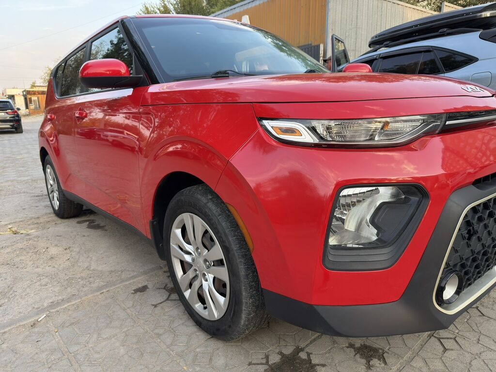 Kia Soul: 2021 г., 2 л, Автомат, Бензин, Кроссовер: фото 2