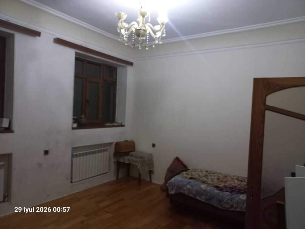 Sumqayida. Esmira wadlig sarayina catmamis mirvari merasim evi teref