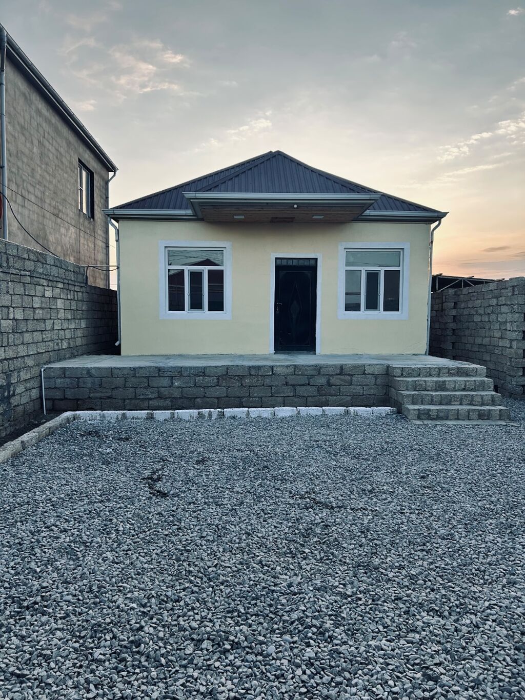 Suraxanı 2 otaqlı, 75 kv. m, Yeni təmirli