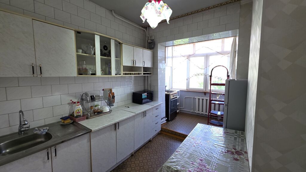 3 комнаты, 70 м², Аламедин-1 мкр 106 серия, 6 этаж, Косметический ремонт: фото 8