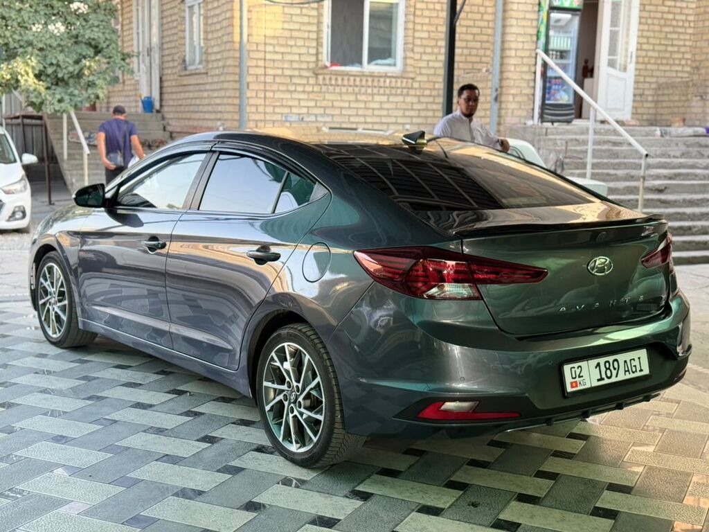 Hyundai Avante: 2018 г., 1.6 л, Автомат, Бензин, Седан: фото 3