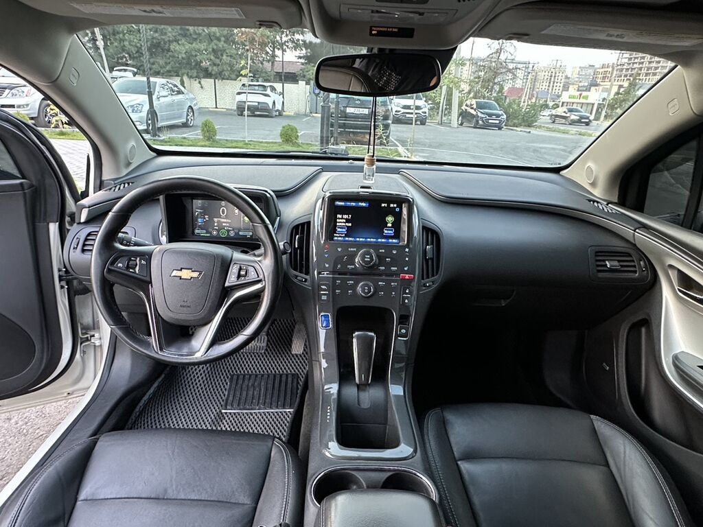 Chevrolet Volt: 2014 г., 1.4 л, Вариатор, Гибрид, Хэтчбэк: фото 8