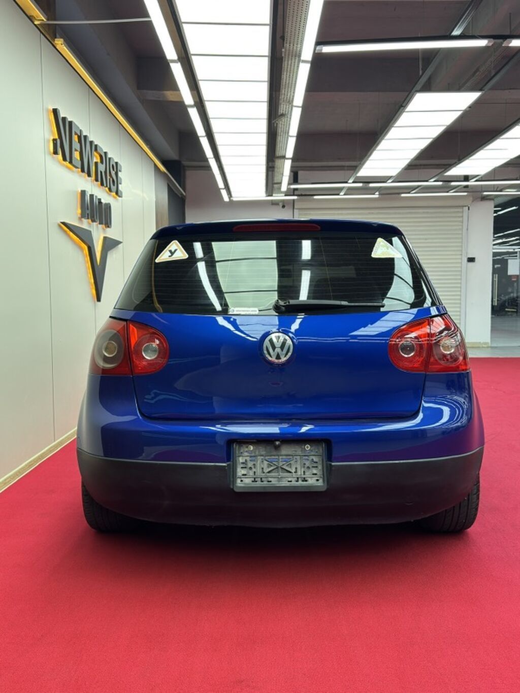 Volkswagen Golf V: 2004 г., 2 л, Типтроник, Бензин, Хэтчбэк: фото 3