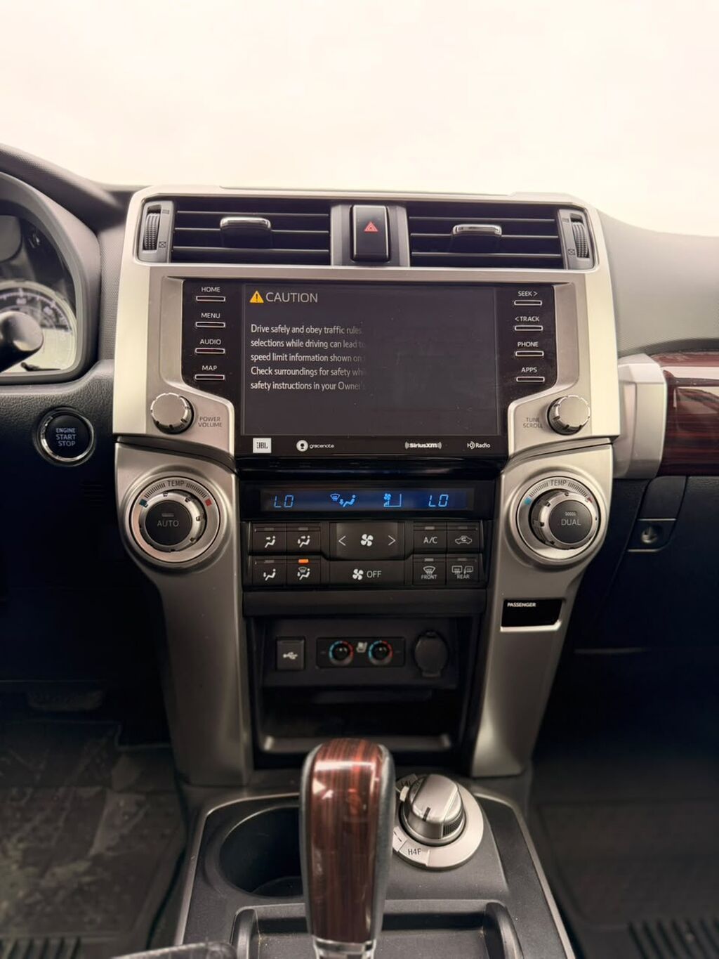 Toyota 4Runner: 2020 г., 4 л, Автомат, Бензин, Внедорожник: фото 6