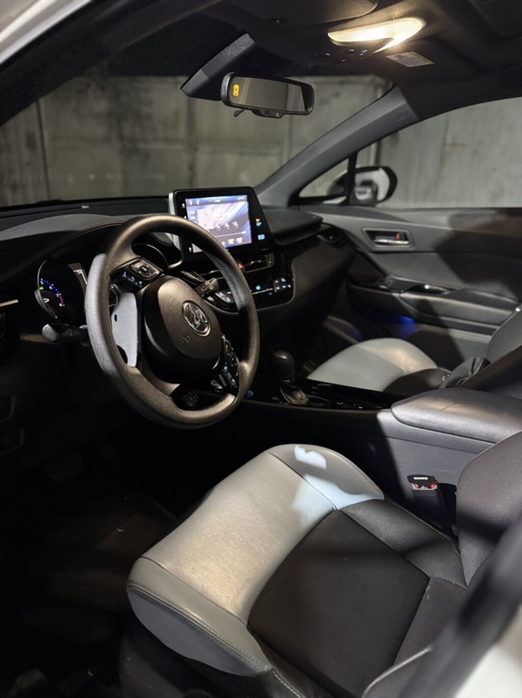 Toyota C-HR: 2020 г., 2 л, Автомат, Бензин, Кроссовер: фото 4