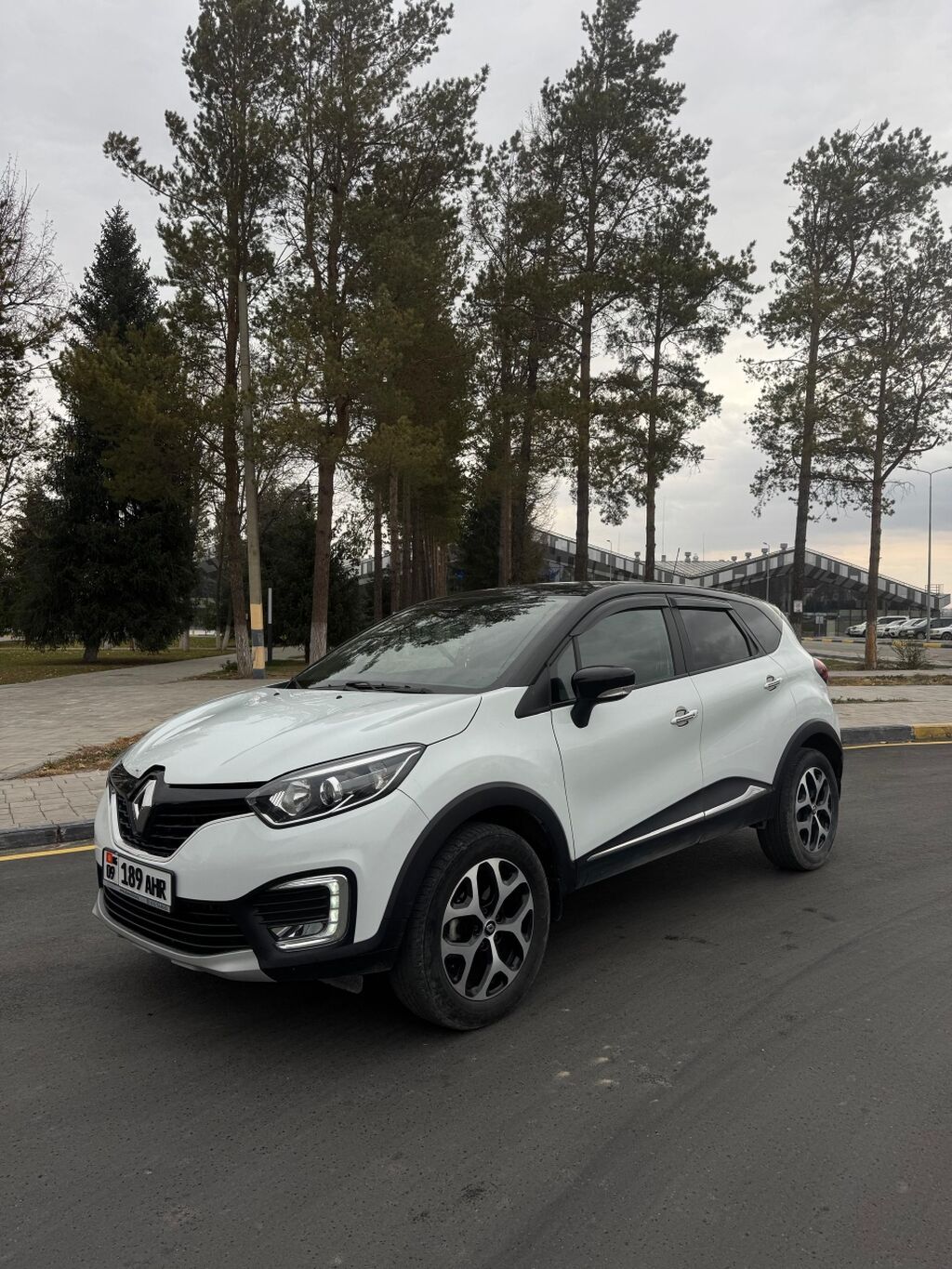 Renault Kaptur: 2017 г., 2 л, Автомат, Бензин, Кроссовер: фото 2