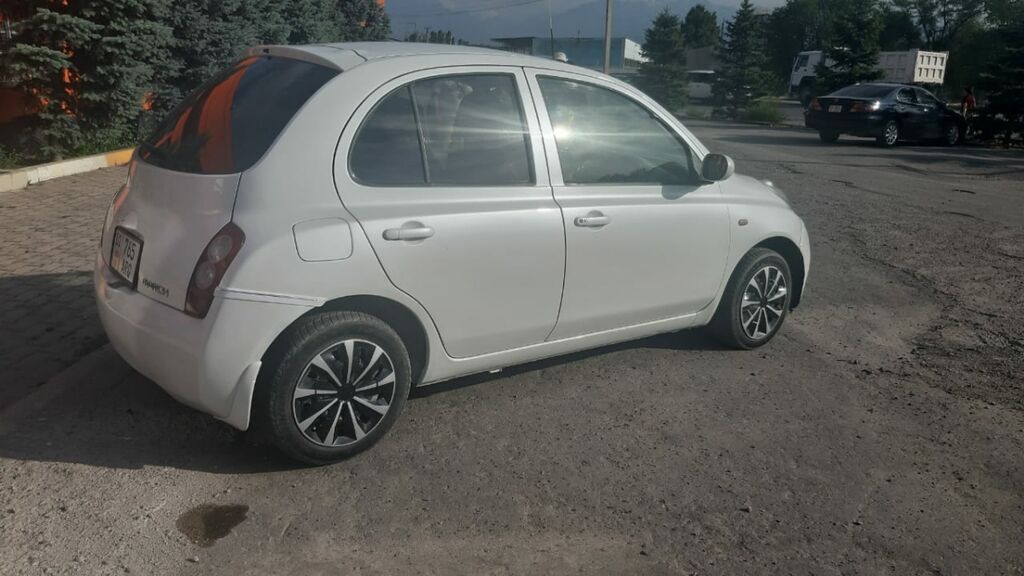 Nissan March: 2003 г., 1.3 л, Автомат, Бензин, Хэтчбэк: фото 6