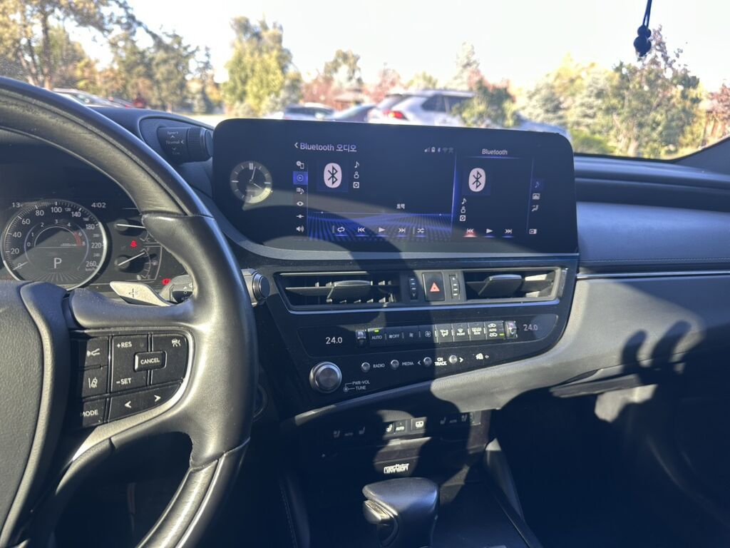 Lexus ES: 2022 г., 2.5 л, Гибрид, Седан: фото 7