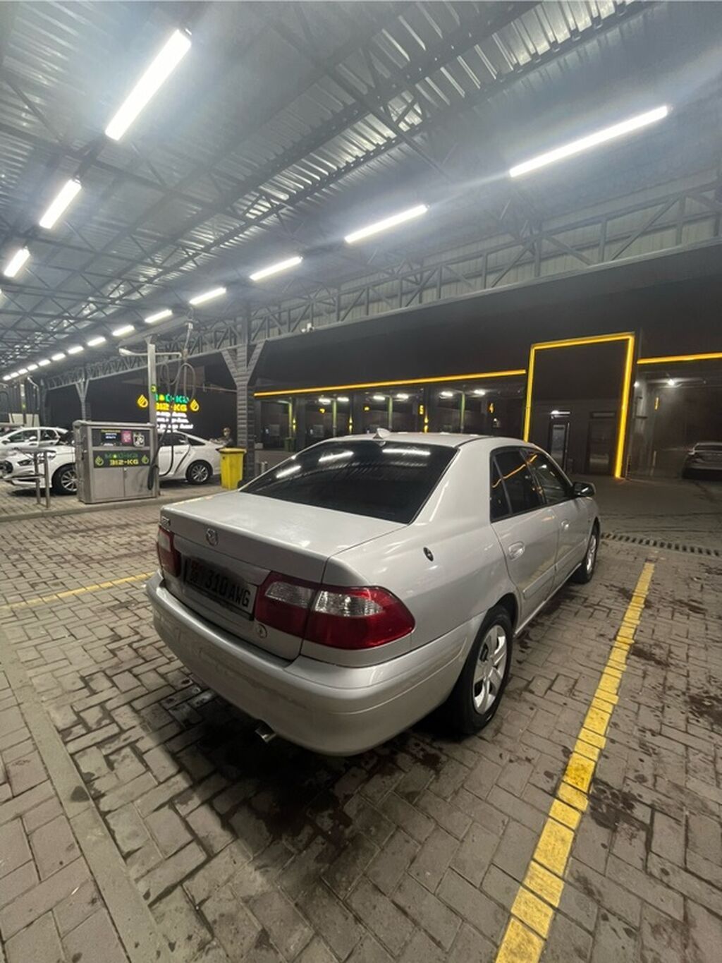 Mazda 626: 2001 г., 2 л, Механика, Бензин, Седан: фото 3