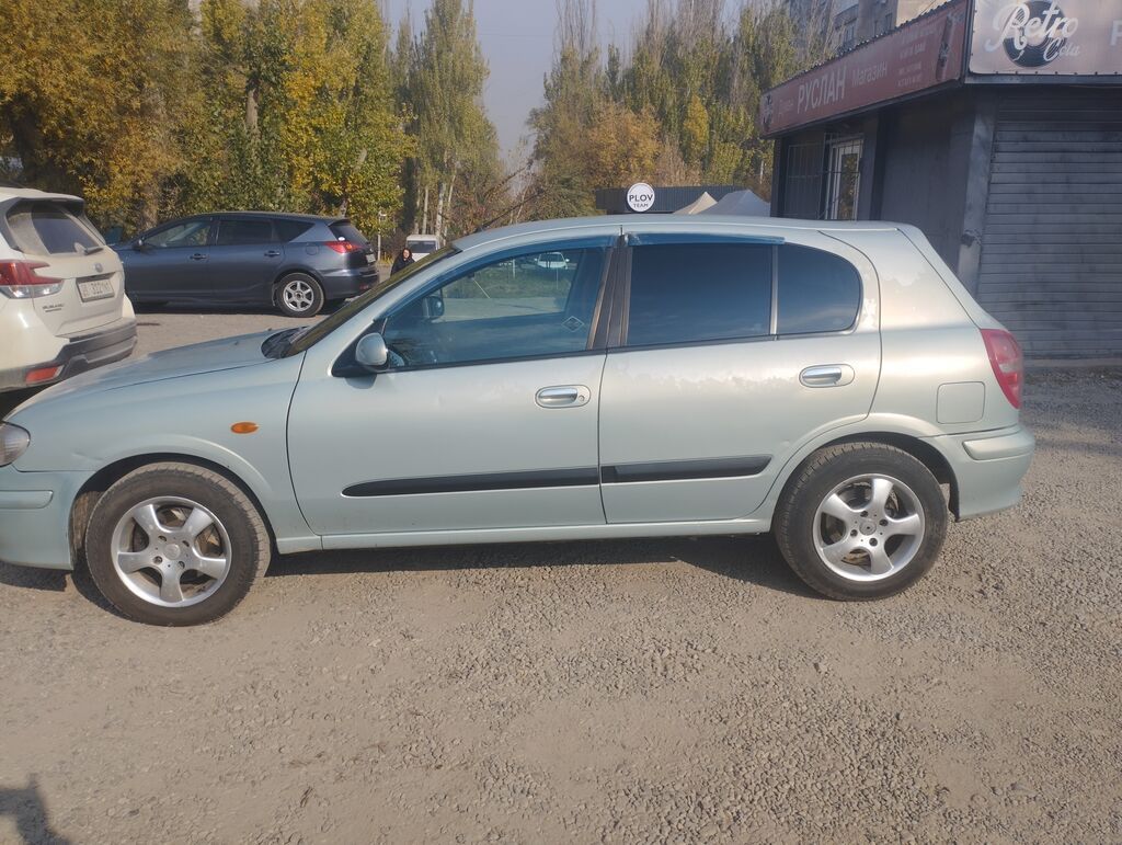 Nissan Almera: 2002 г., Автомат, Бензин, Хэтчбэк: фото 3