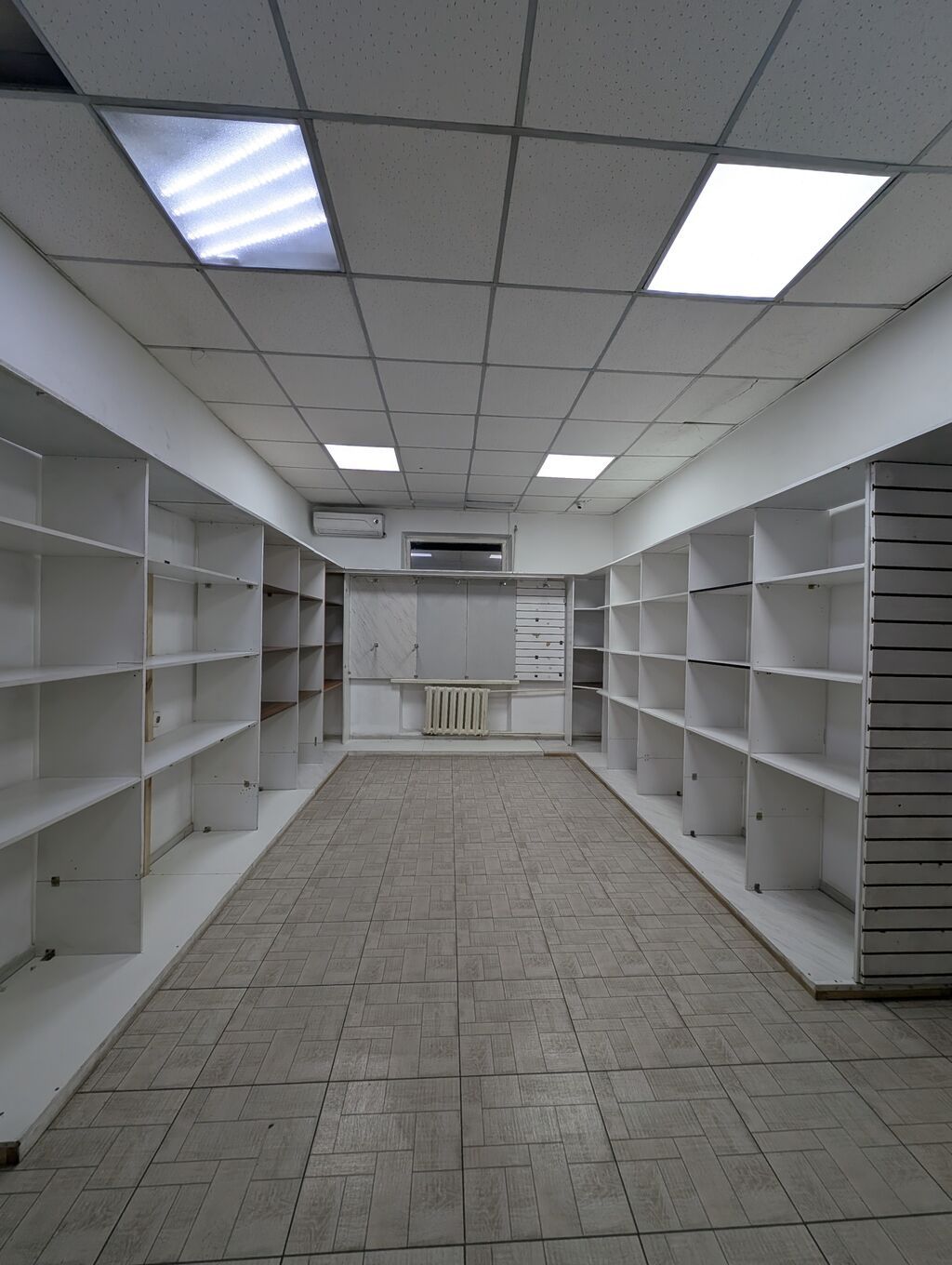 Магазин, Отдельностоящий магазин, 70 м² С оборудованием, С ремонтом, Heating сommunications, Отдельный вход — фото 2