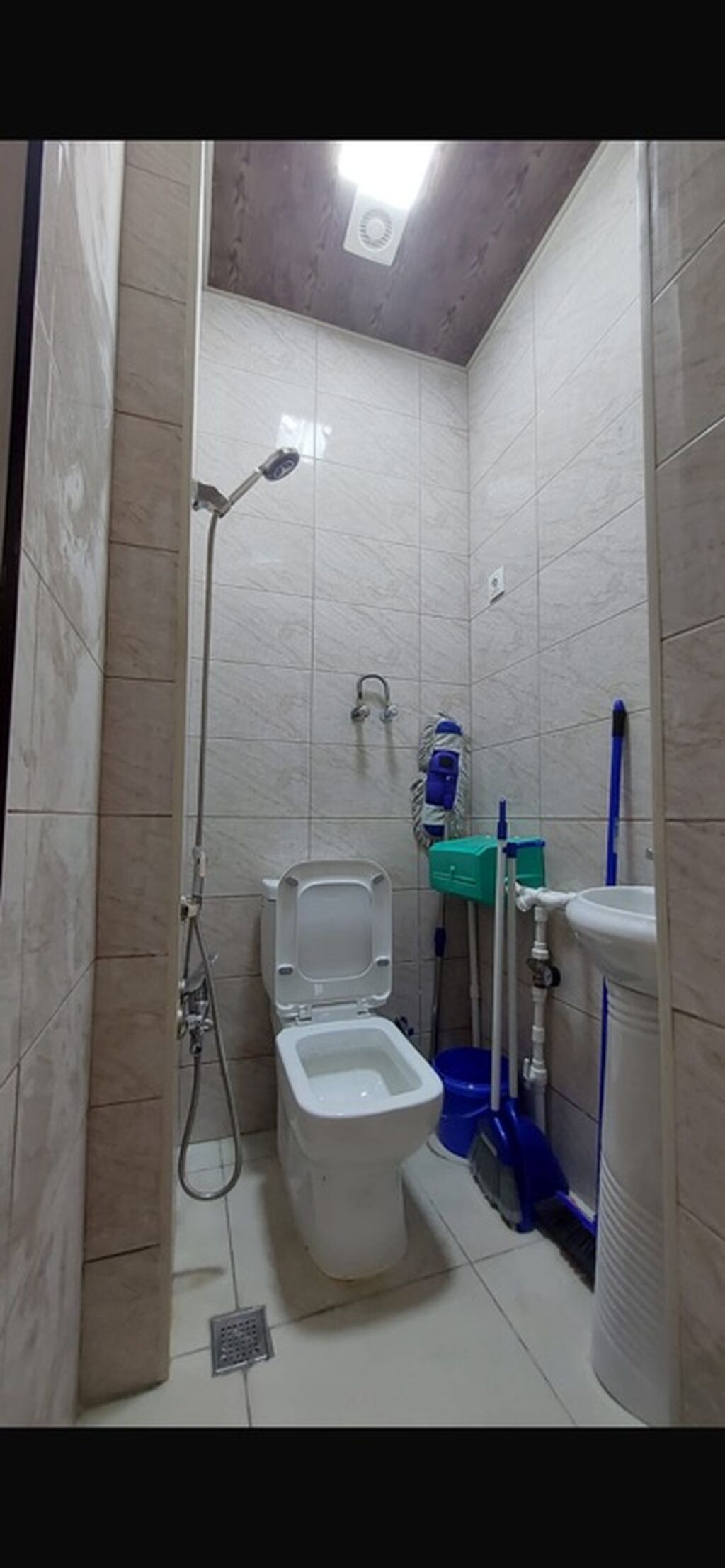 Obyekt təcili icarəyə verilir ! Qiyməti : 700 AzN. Gənclik metrosu