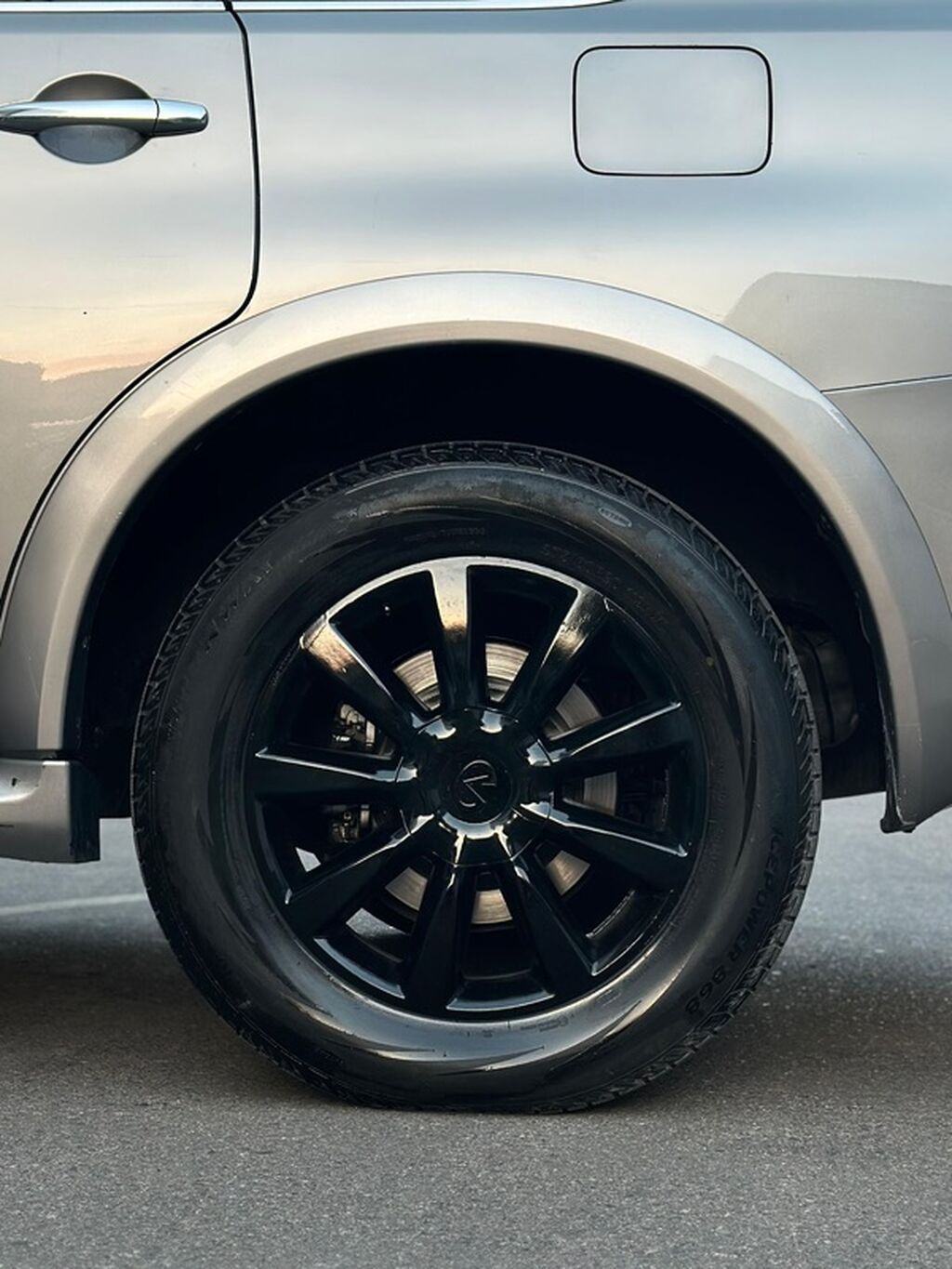 Infiniti QX56: 2012 г., 5.6 л, Автомат, Газ, Внедорожник: фото 8