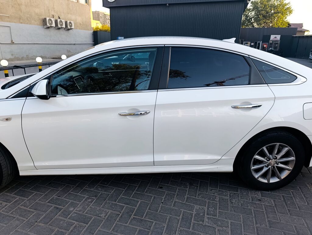 Hyundai Sonata: 2018 г., 2 л, Автомат, Газ, Седан: фото 2