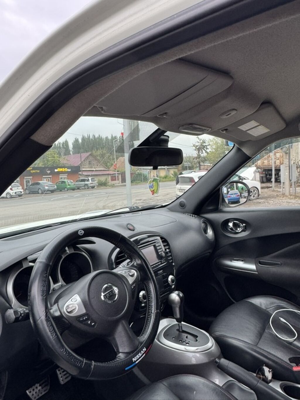 Nissan Juke: 2012 г., 1.6 л, Автомат, Бензин, Кроссовер: фото 5