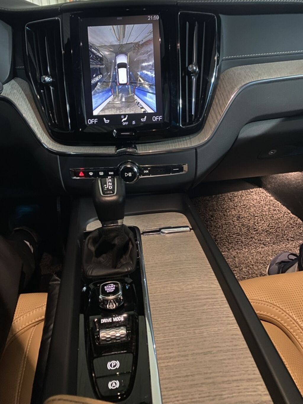 Volvo XC60: 2020 г., 2 л, Автомат, Бензин, Кроссовер: фото 3