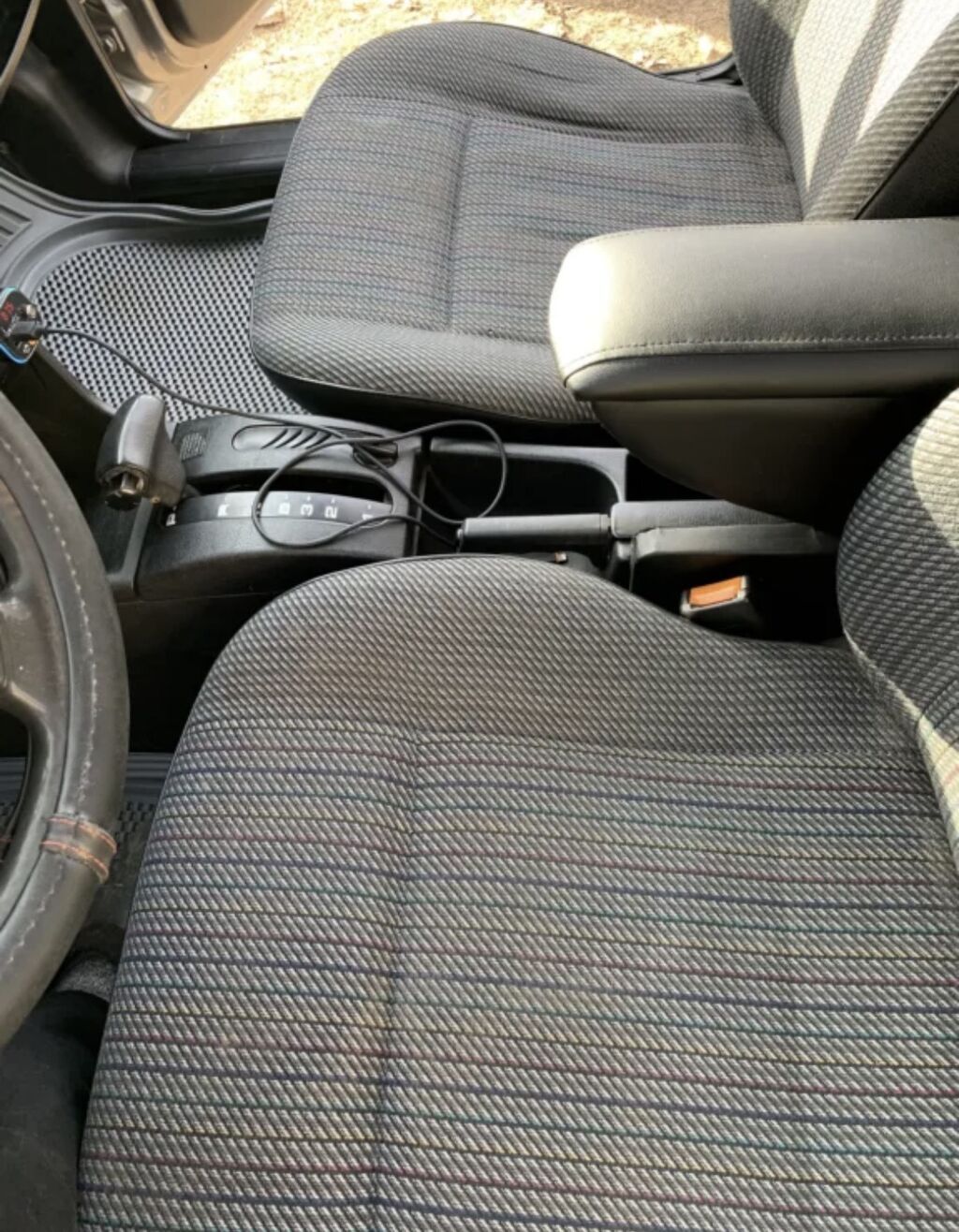 Volkswagen Passat: 1992 г., 2 л, Бензин: фото 6