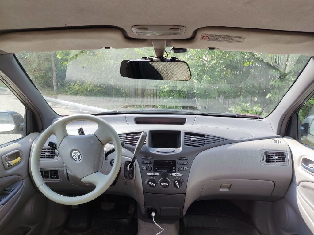 Toyota Prius: 2000 г., 1.5 л, Автомат, Гибрид, Седан — фото 2