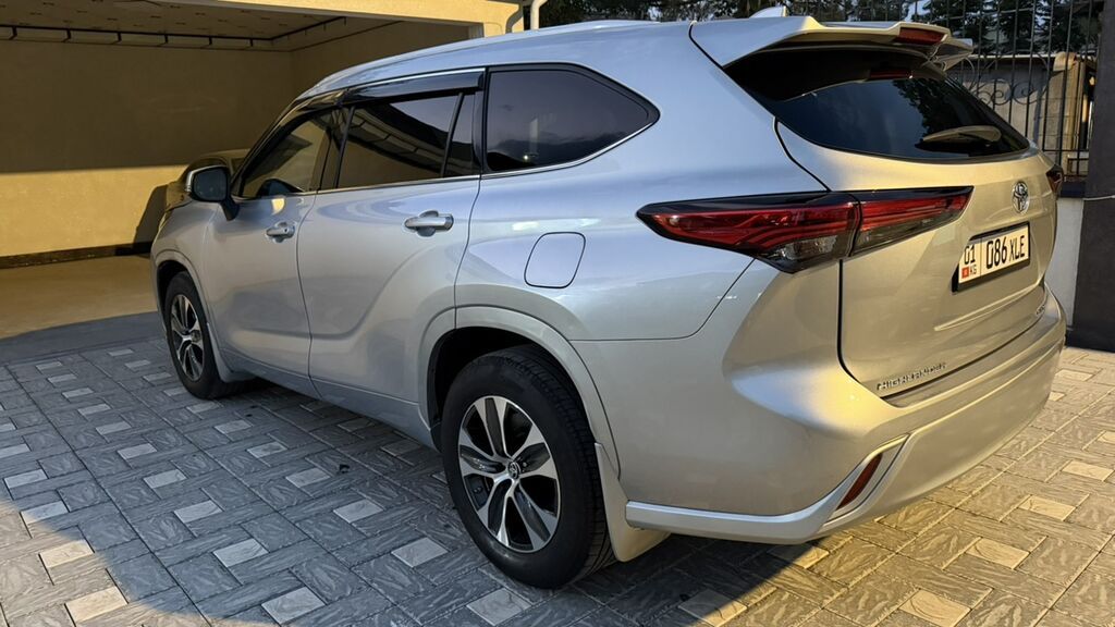 Toyota Highlander: 2022 г., 3.5 л: фото 2
