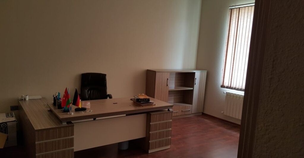 İcarəyə anbar sahəsi 1450 kvm,hundurluk 6.5 m, 2 mərtəbə Ofis binasi
