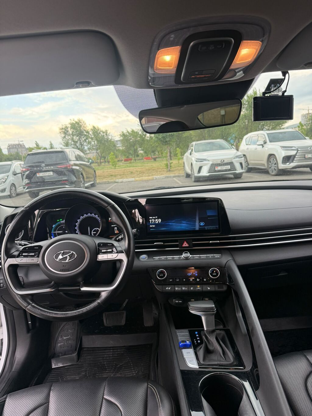 Hyundai Avante: 2021 г., 1.6 л, Робот, Гибрид, Седан: фото 6