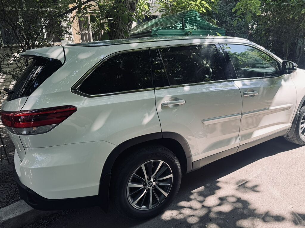 Toyota Highlander: 2019 г., 3.5 л, Автомат, Бензин, Кроссовер: фото 2