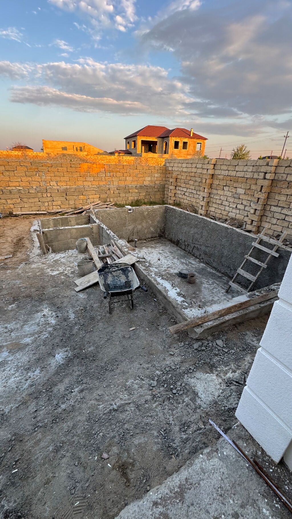 Bakı, Nardaran qəs., 120 kv. m, 3 otaqlı, Hovuzlu
